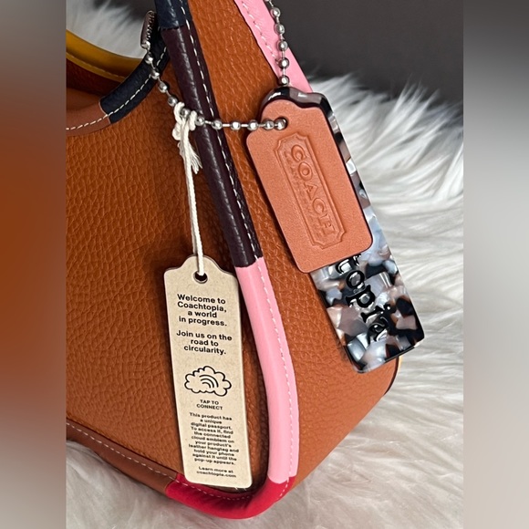 💰SOLD - CL701 - Coach Ergo Shoulder Bag in Coachtopia Leather - Picture 4 of 11